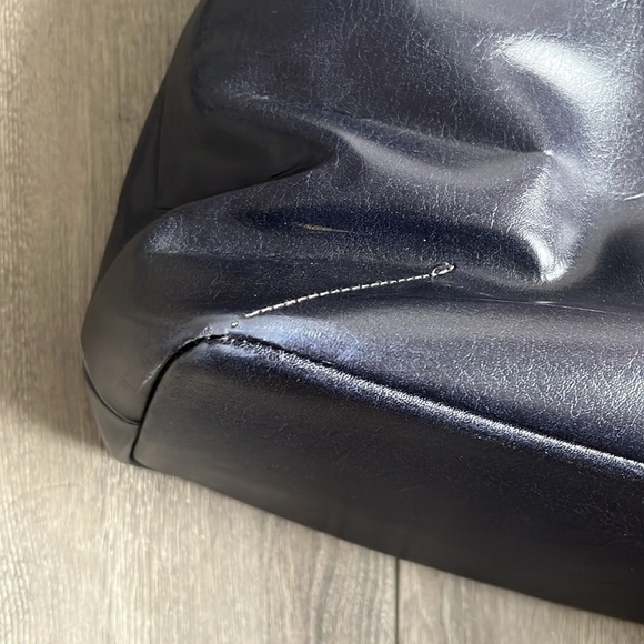 Matt & nat vintage satchel in navy with shoulder strap - Picture 6 of 15